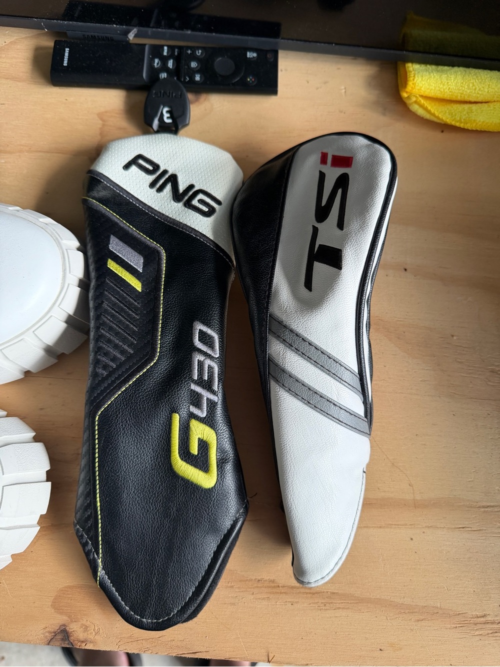 Titleist Black White Golf head cover and Ping G430 yellow black head cover